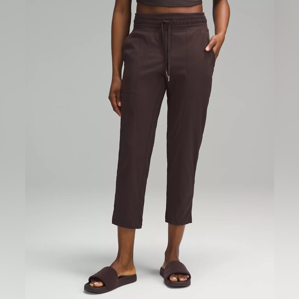 Lululemon Dance Studio Crop Pant 25” EUC Size 6